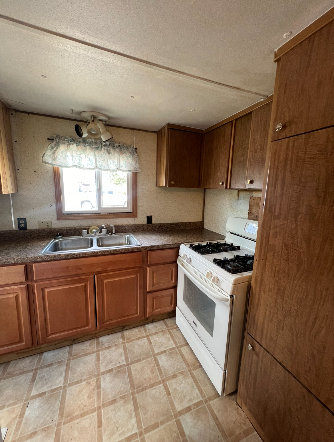 1565 Ray's Road #6A